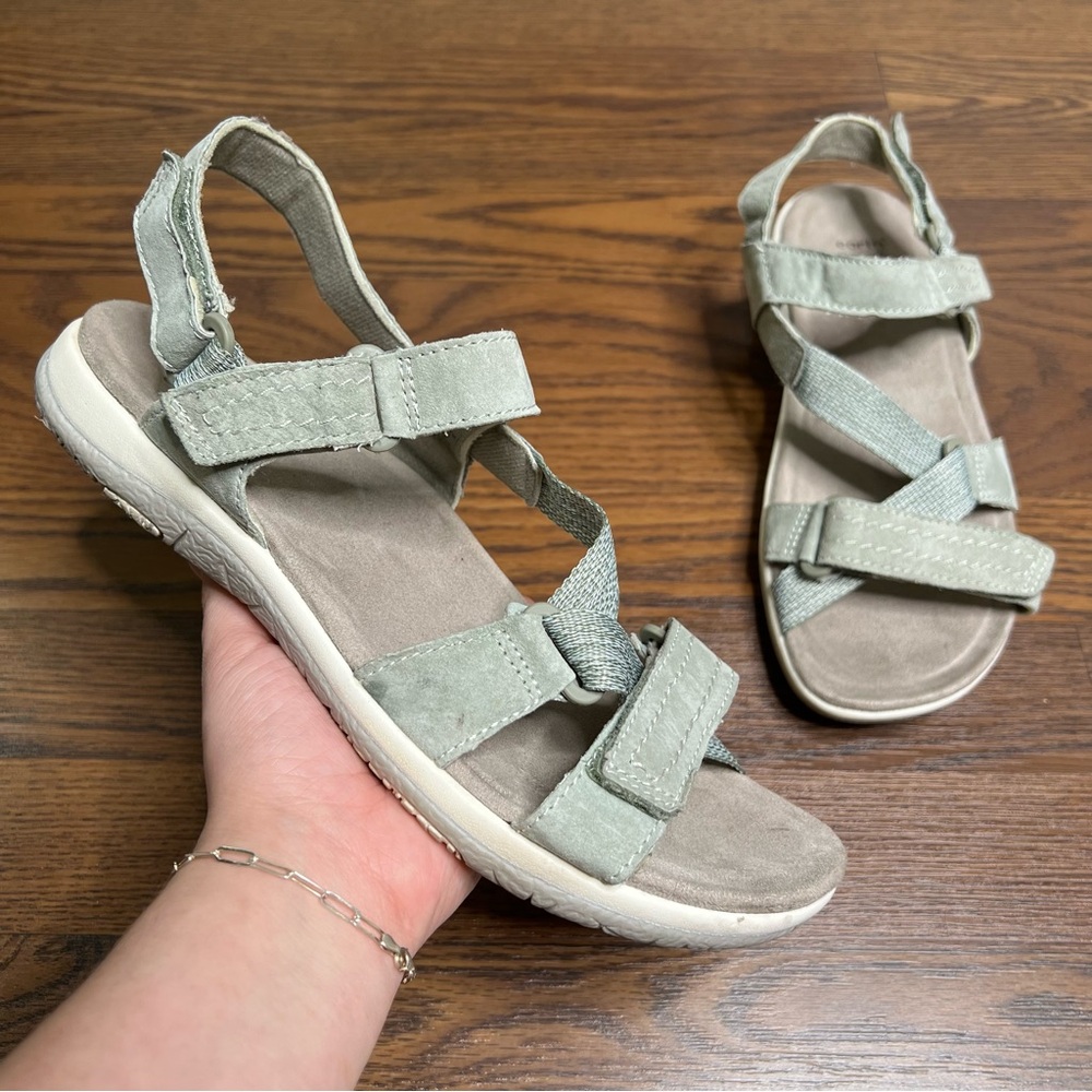 Earth Origins Leather Savoy Slade sport sandals in light green size 10W